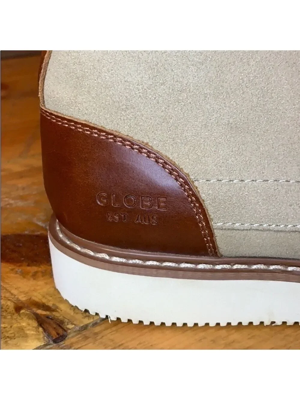 Globe Australia Daley tan suede chukka boots / shoes Size 8